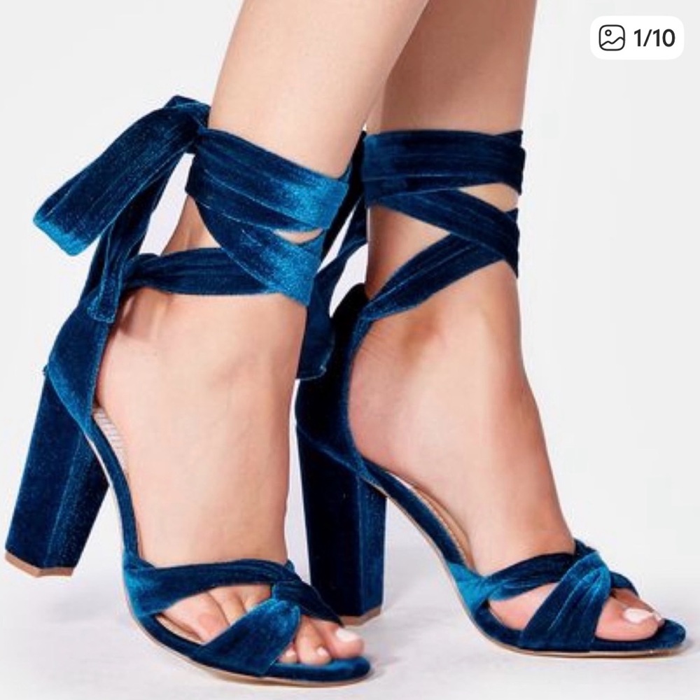 Shoe Dazzle Blue Velvet Strappy Heels